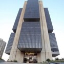 Juro-alto-eleva-custo-da-divida-sufoca-caixa-das-empresas-e-reduz-espaco-para-investimento-privado-televendas-cobranca-