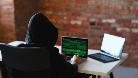 Varejo-trava-corrida-de-gato-e-rato-contra-fraudes-digitais-televendas-cobranca-1