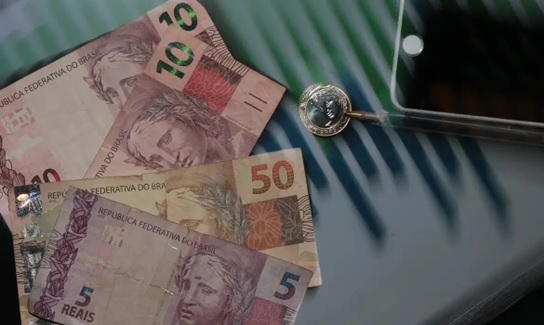 O-Labirinto-do-Calote-Por-Que-o-Mercado-e-Crédito-no-Brasil-Travou-em-2026-televendas-cobranca-1